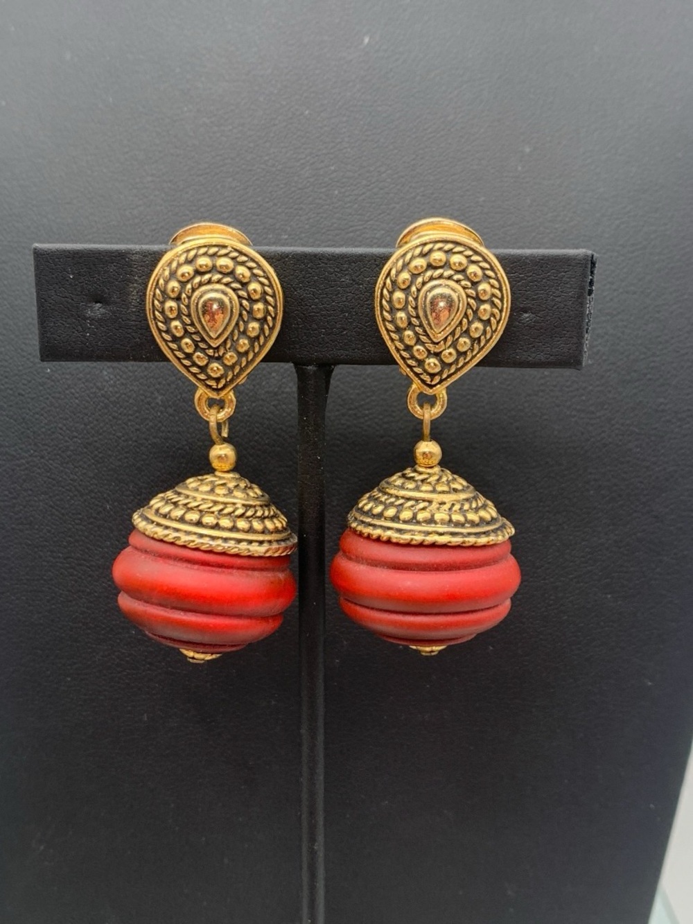 Vintage chunky Gold-Tone Red Dome Drop clip on Earrings